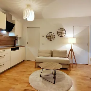 Apartament Luma Near Schoenbrunn With Parking, Wiedeń