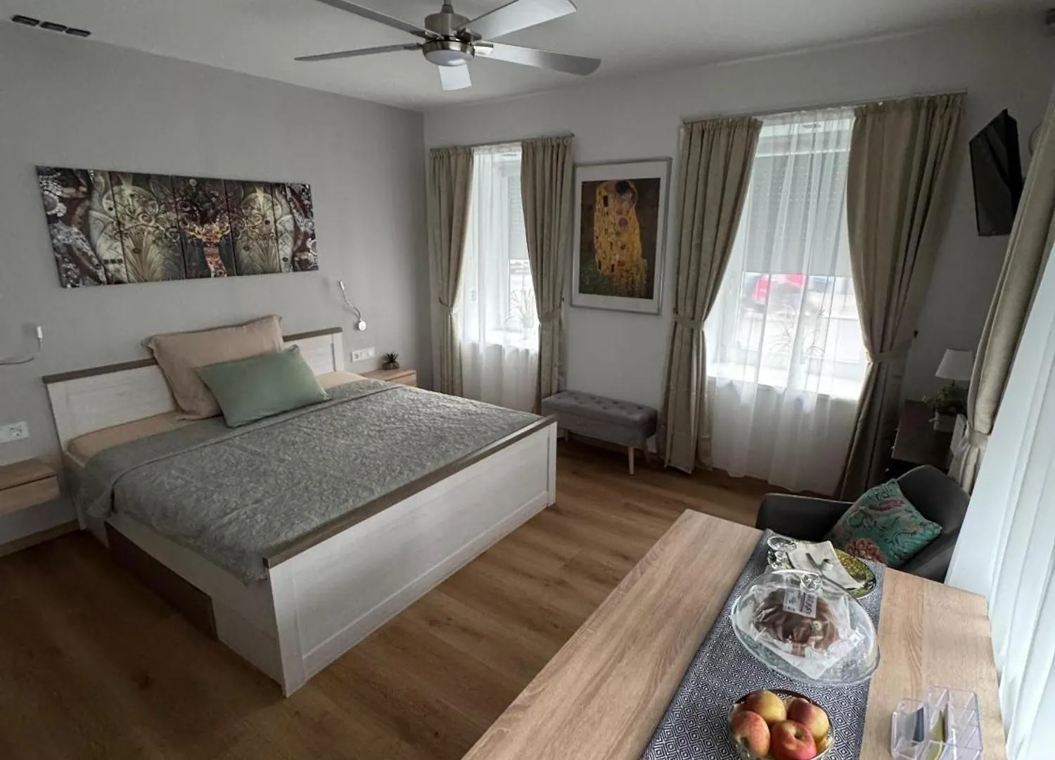 Schonbrunn Ferienwohnungen Vienna Apartment