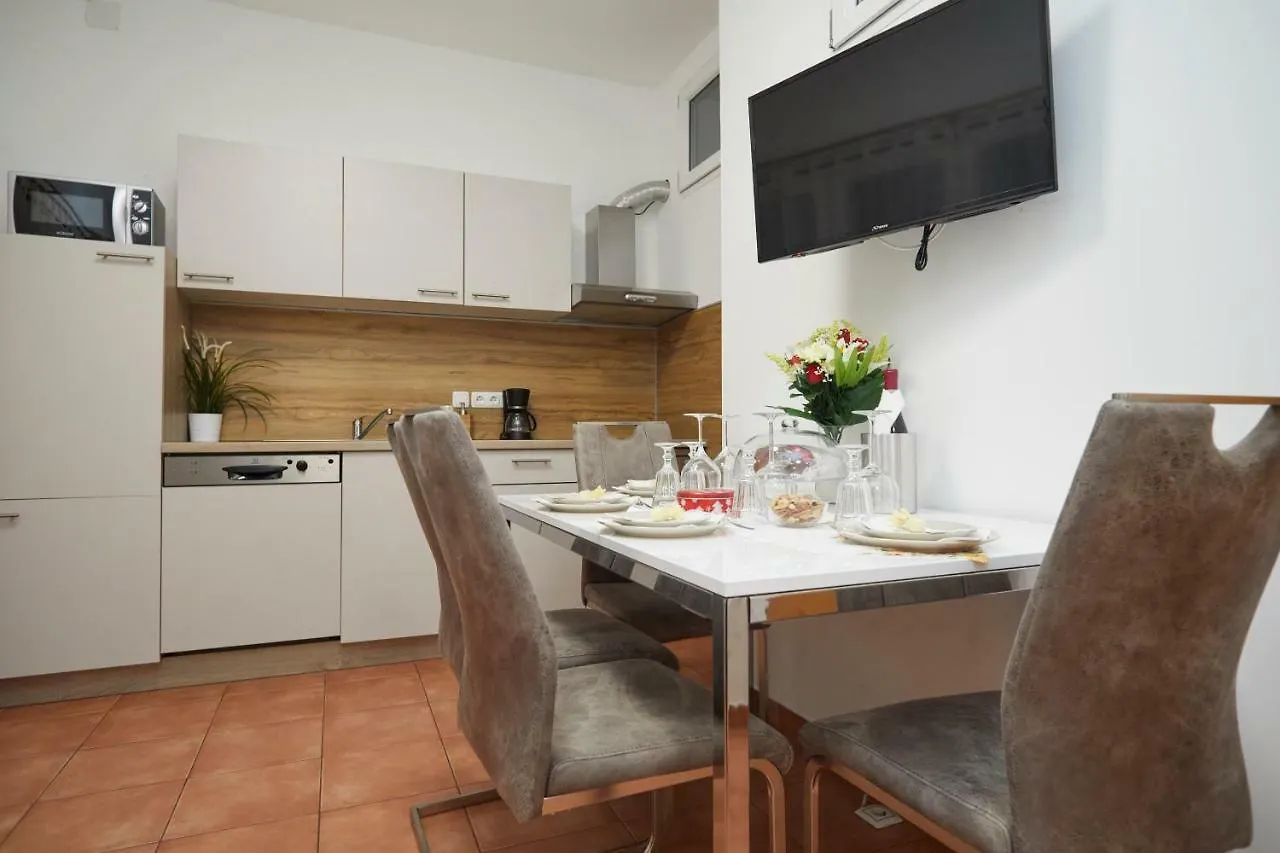 Apartment Schonbrunn Ferienwohnungen Vienna Austria